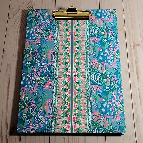 Lilly Pulitzer Other - Lilly Pulitzer Clipboard folio featured in aqua la Vista